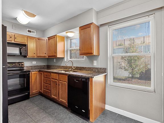 4th image of 814 Francis Pl APT 1N