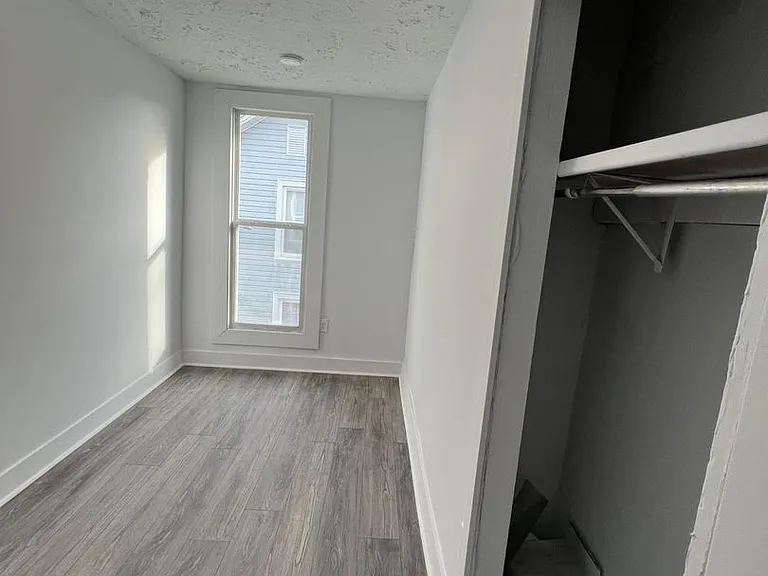 426 Park Ave — Photo 7