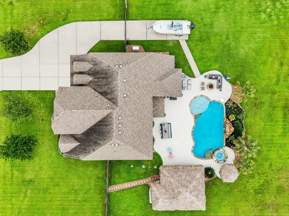4410 Clearwater Rd, Baytown, TX 77523