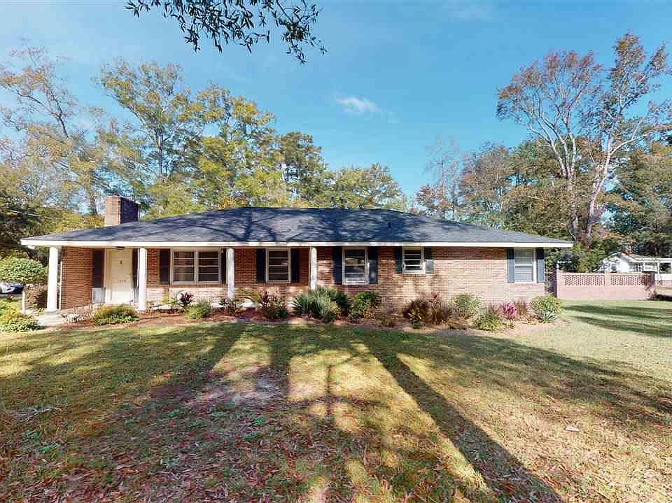 1st image of 418 Woodland Dr