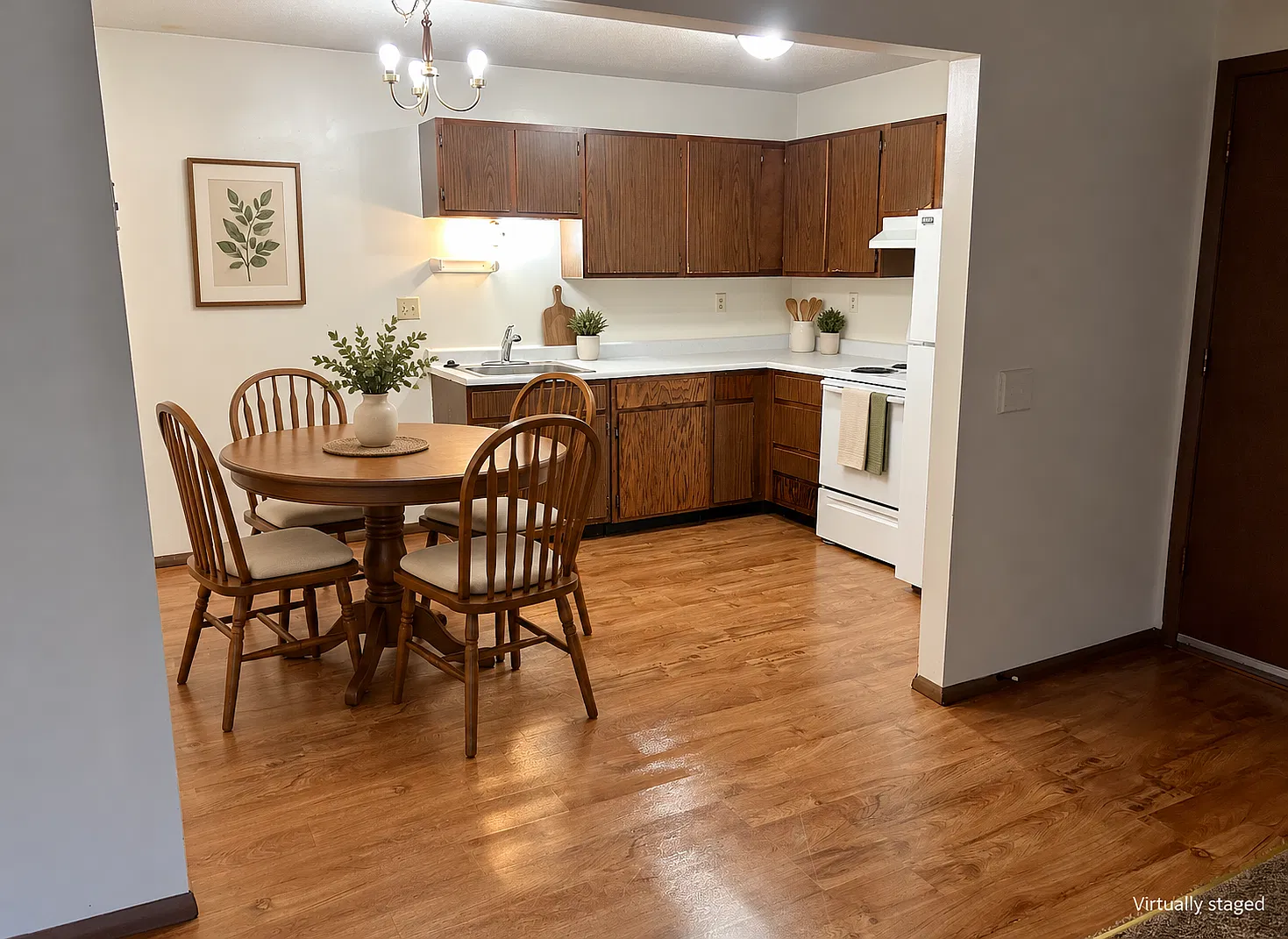 Riverside Apartments — Photo 4