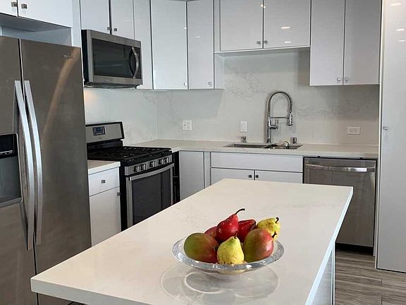 2nd image of 1217 S Sherbourne Dr APT 1