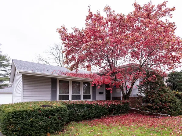 8811 Northcote Ave, Munster, IN 46321