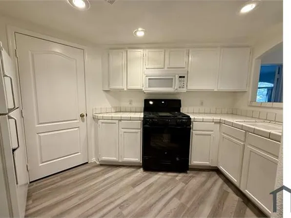 7400 W Flamingo Rd, Las Vegas, NV 89147