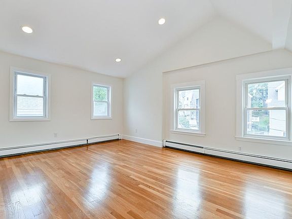 4th image of 38 Kittredge St #3