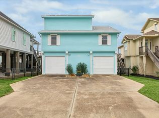 1815 Tiki Dr, Tiki Island, TX 77554