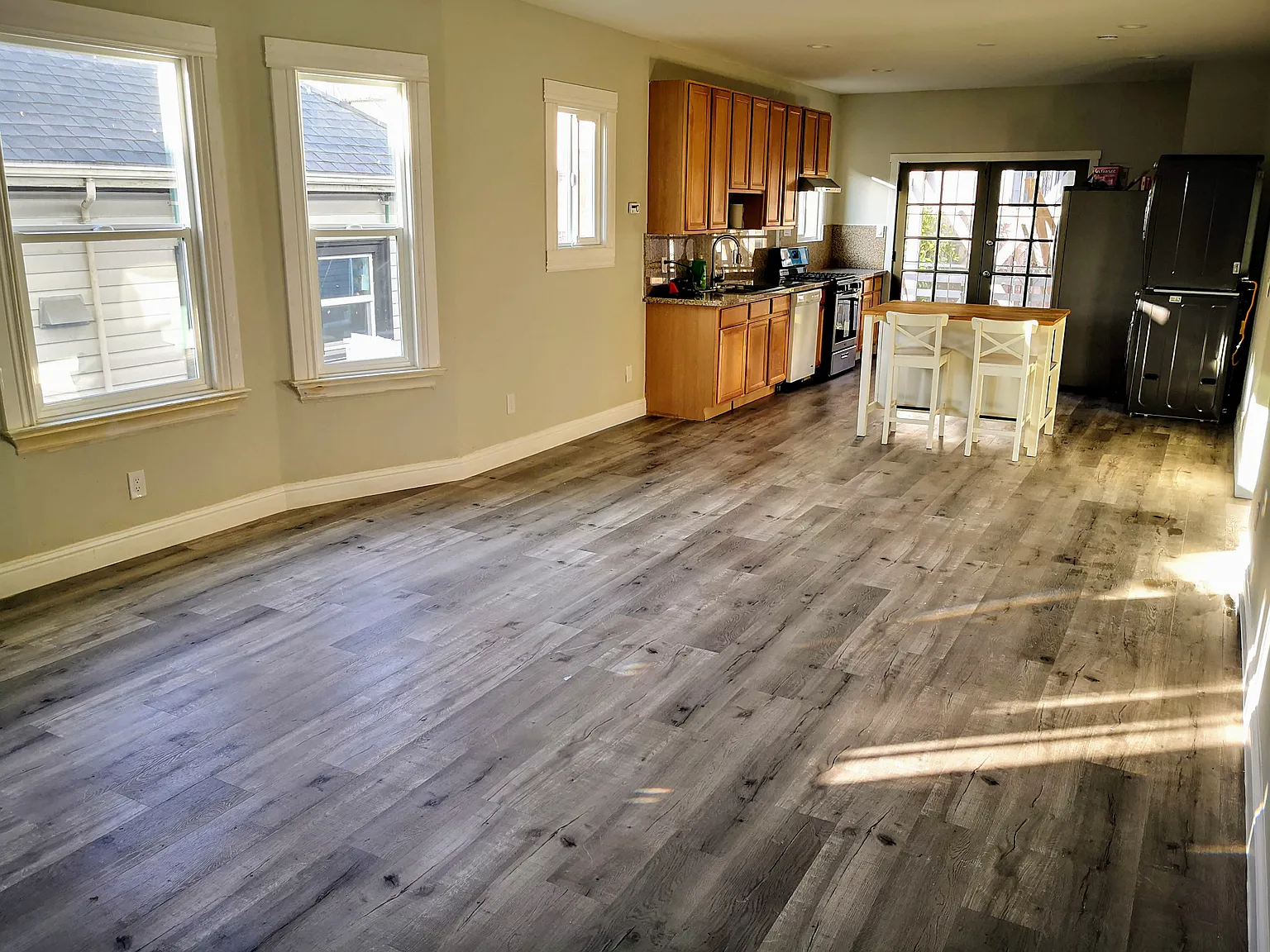 4 bed, 1.5 bath, 1400 sqft, $3,195 — Photo 3