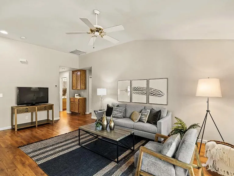 687 Morgan Ranch Dr — Photo 16