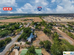 107 Country Ln, Kyle, TX 78640