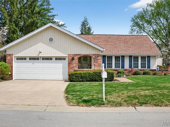 52 Bunker Hl, Saint Charles, MO 63303