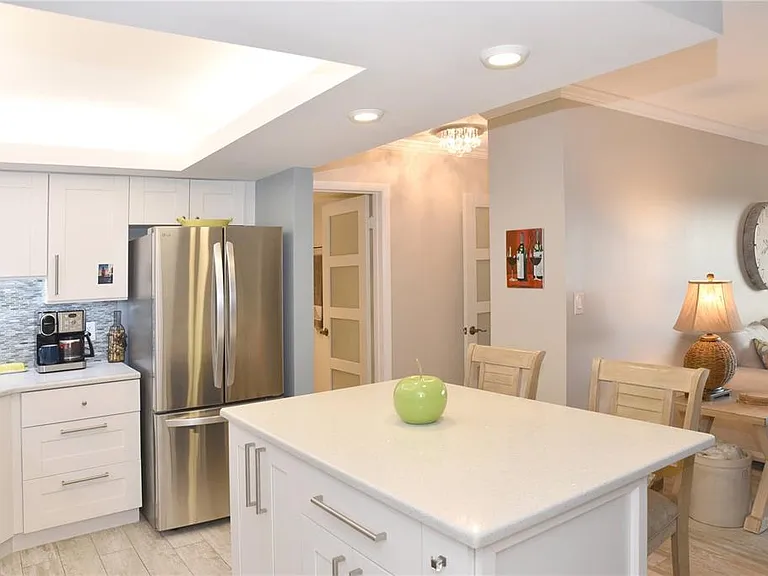4900 Brittany Dr S #811 — Photo 4