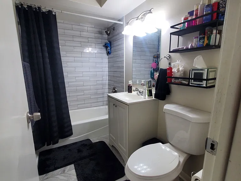 1015 7th Ave #1 — Photo 3
