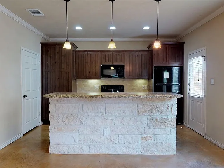 3416 Cullen Trl #A — Photo 2