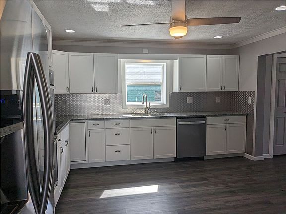 5th image of 26 N Greely St