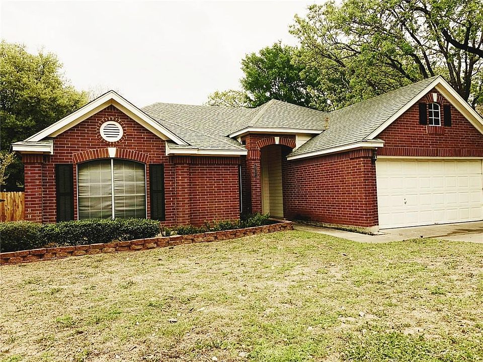 1st image of 2111 Mockingbird Dr