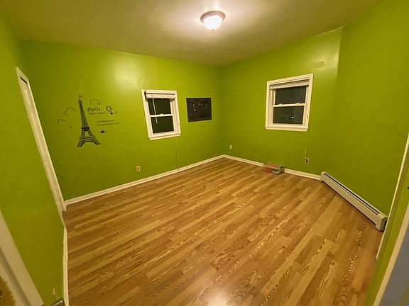 2nd image of 1026 Bay St