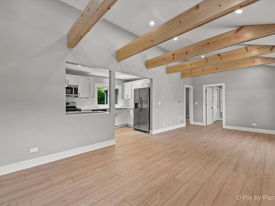 14 Lakewood Dr, Cary, IL 60013 | MLS #12509881 | Zillow