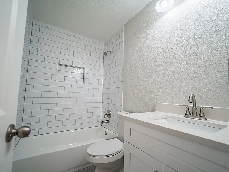 5866 Cliff Path — Photo 30