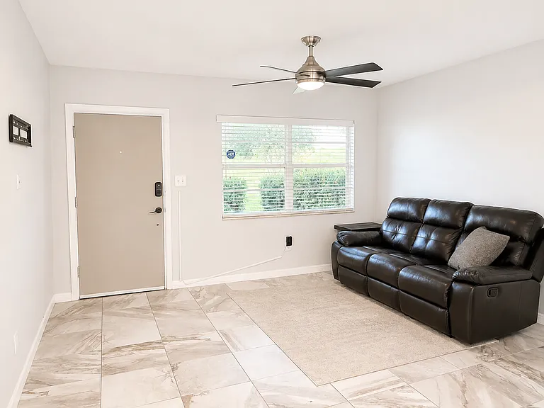 4314 W Carmen St — Photo 15