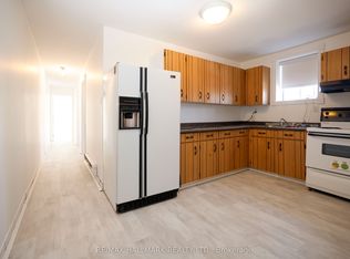 37 Holland St W #2, Bradford West Gwillimbury, ON L3Z 1X2