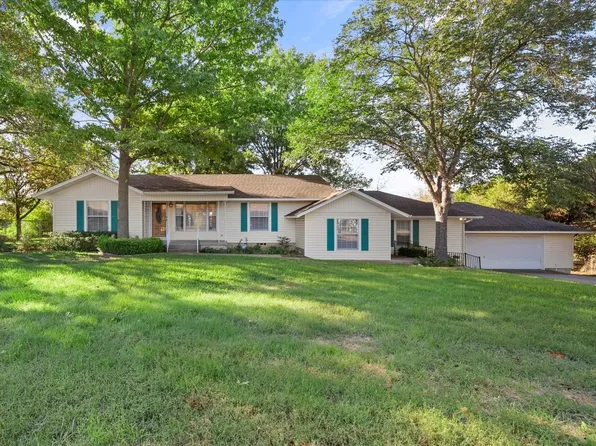 5121 Crown Rd, Fort Worth, TX 76114
