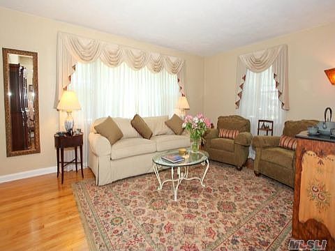 3rd image of 180 Park Ave