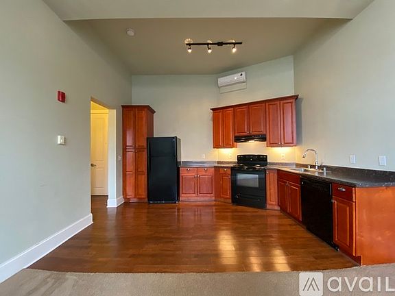 3rd image of 1312 Wisconsin Ave #105