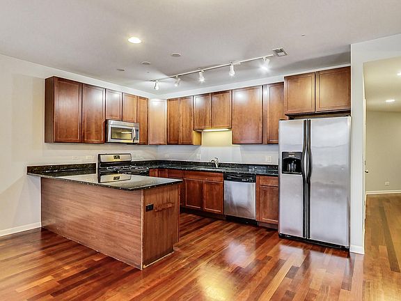 5th image of 4849 N Christiana Ave #2