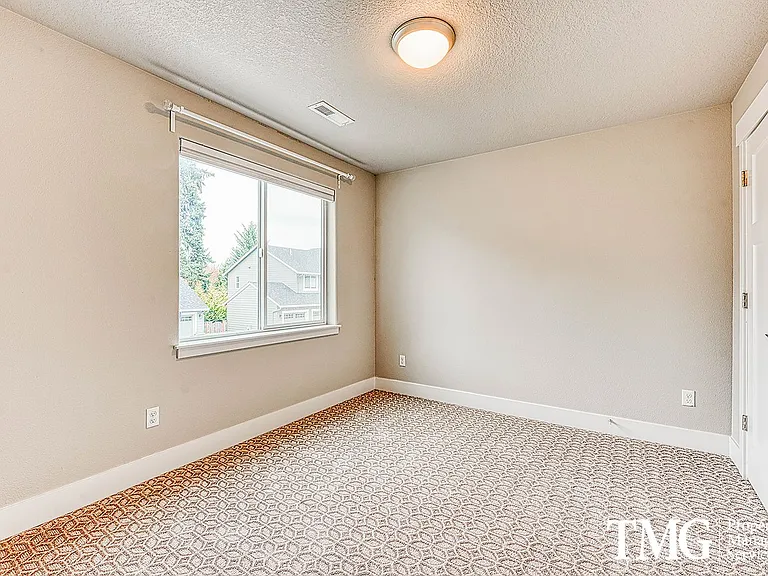 2519 NE 85th Cir — Photo 25