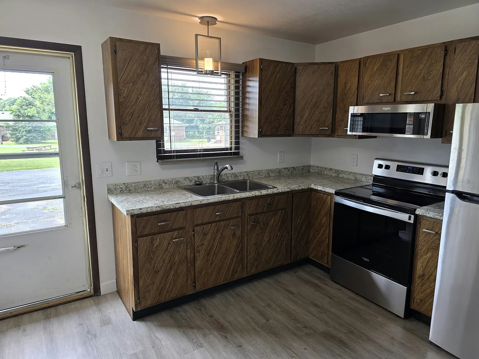 601 Rizek Dr, Unit 7B — Photo 1
