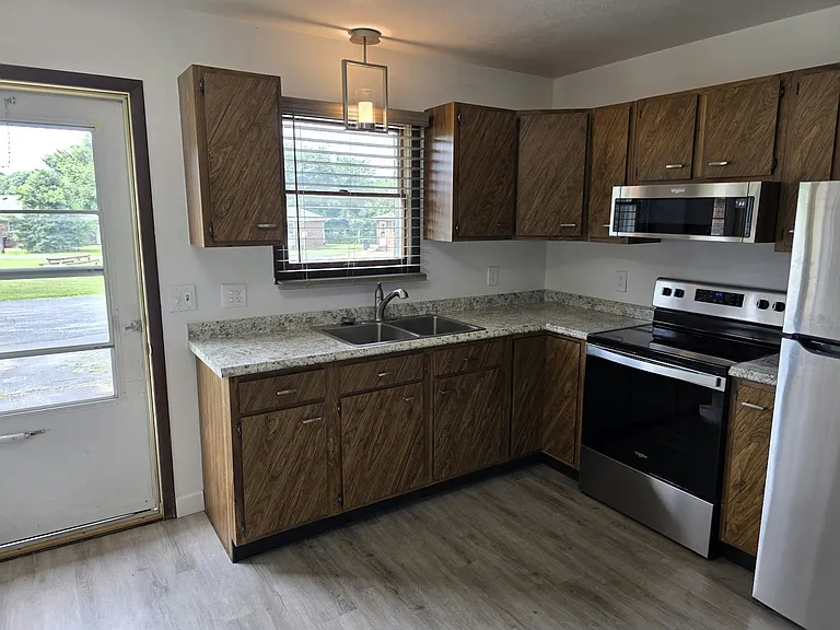 Uodated kitchen + stainless steel appliances
