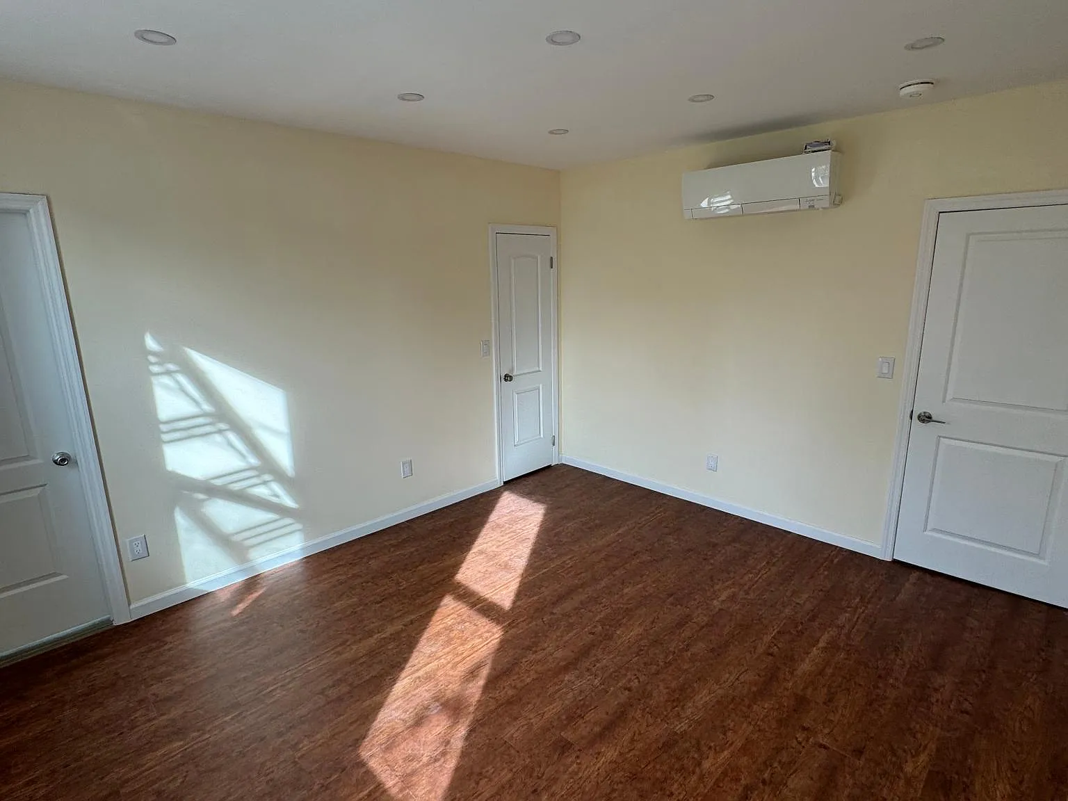 3 bed, $3,350 — Photo 4