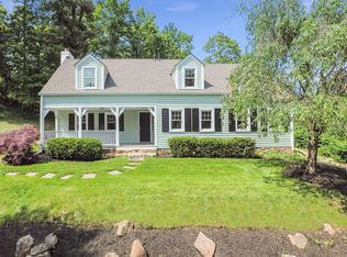 82 Whippoorwill Rd E, Armonk, NY 10504