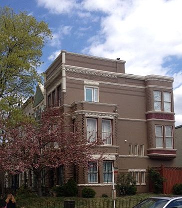 2nd image of 301 11th St NE