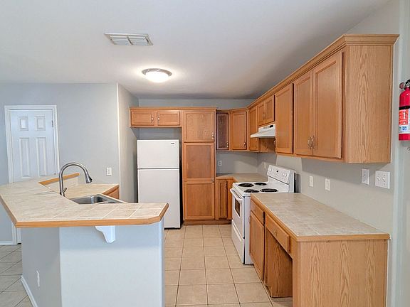 3rd image of 3610 N Arroyo Park Ln APT 3