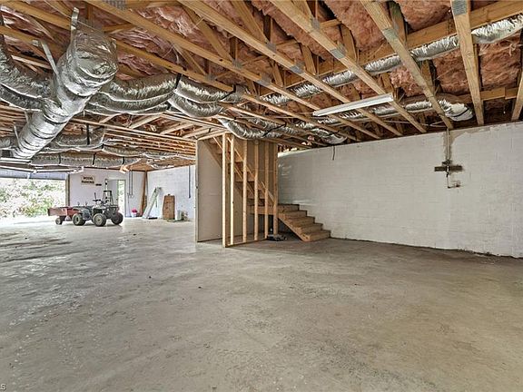 3rd image of 489 Eddinger Rd