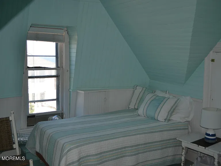 18 Bridge Ave — Photo 16