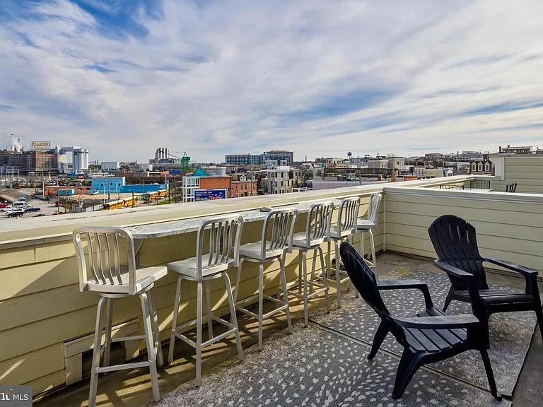 1310 Jackson St #1 — Photo 25