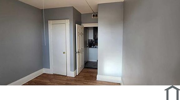3rd image of 446 Maple St #1L