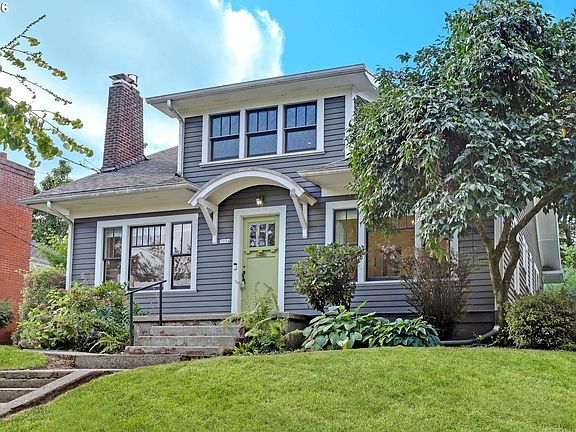 2nd image of 3954 SE Ash St