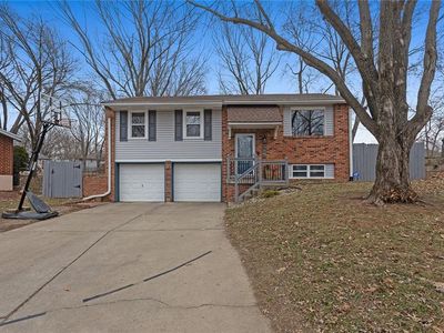 805 NW Berkshire Dr, Blue Springs, MO, 64015