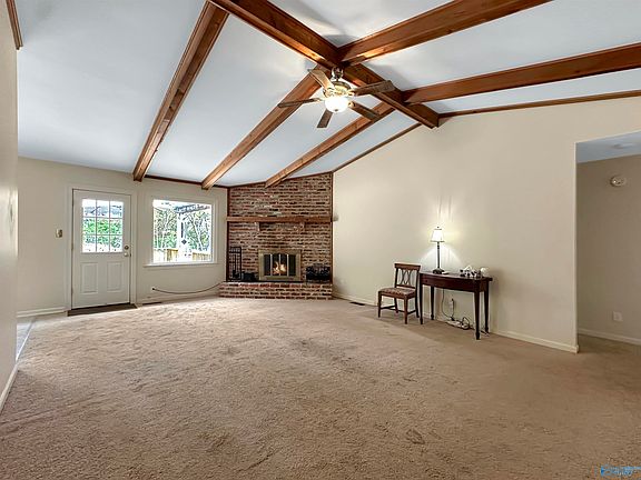 3rd image of 10105 Versailles Dr SE