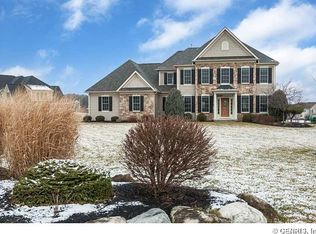 1 Dunnewood Ct, Pittsford, NY 14534