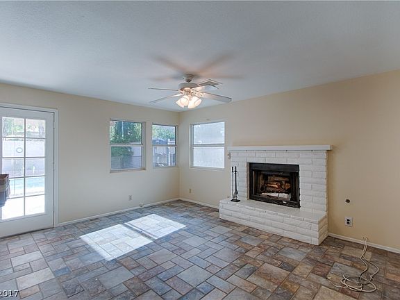 3rd image of 1533 Champagne Cir