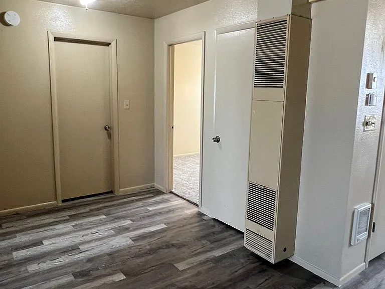 323 & 331 N 1600 W — Photo 5