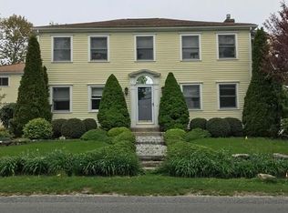 579 Elm St, Dartmouth, MA 02748