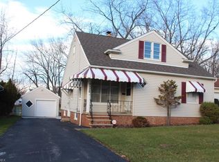 19931 Raymond St, Maple Hts, OH 44137