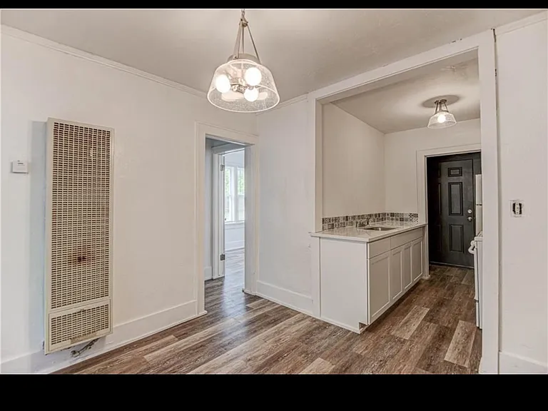 2423 NW 11th St — Photo 16