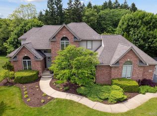 3468 High Hillcrest Dr, Howell, MI