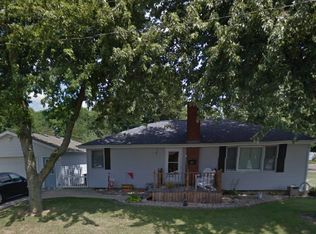 207 S Juliana St, Mackinaw, IL